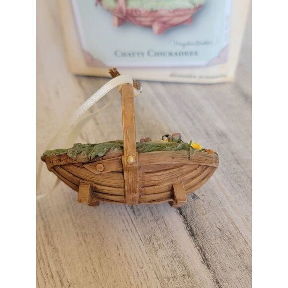 Hallmark Chatty Chickadees 2004 ornament Xmas - Picture 5 of 6